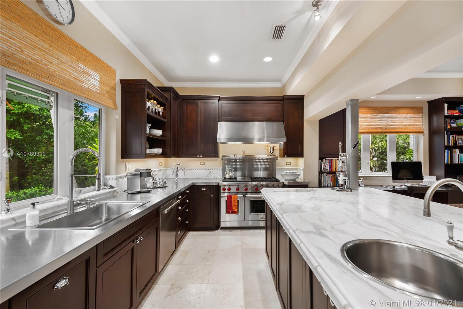 SUNSET ISLAND - ISLAND NO - Residential