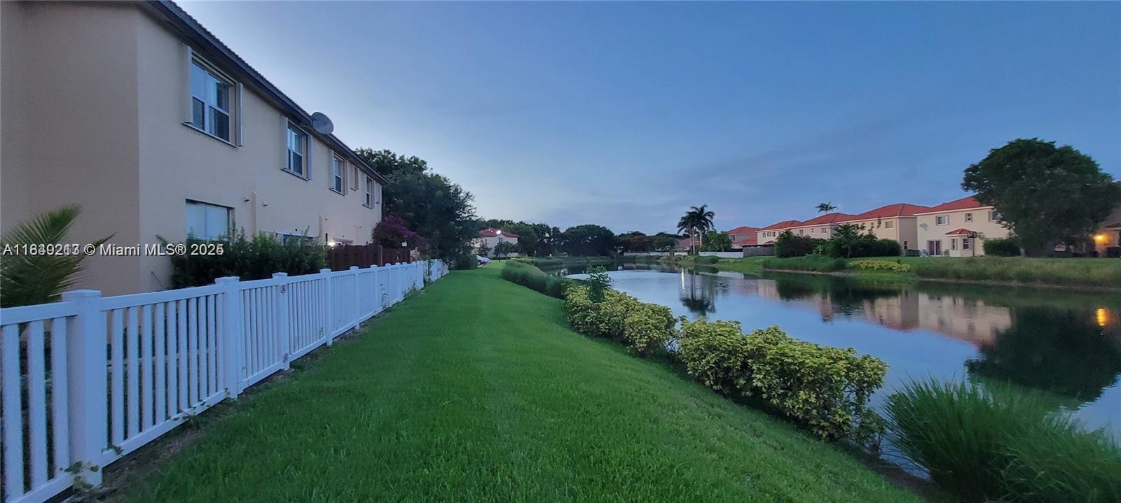 VILLAS AT CARMEL CONDO NO - Residential