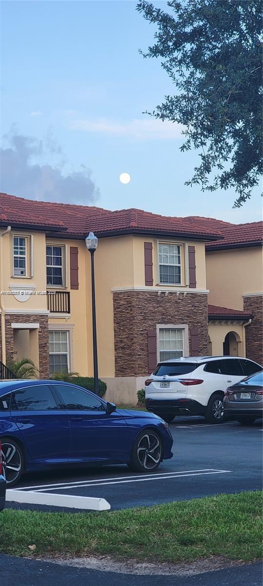 VILLAS AT CARMEL CONDO NO - Residential