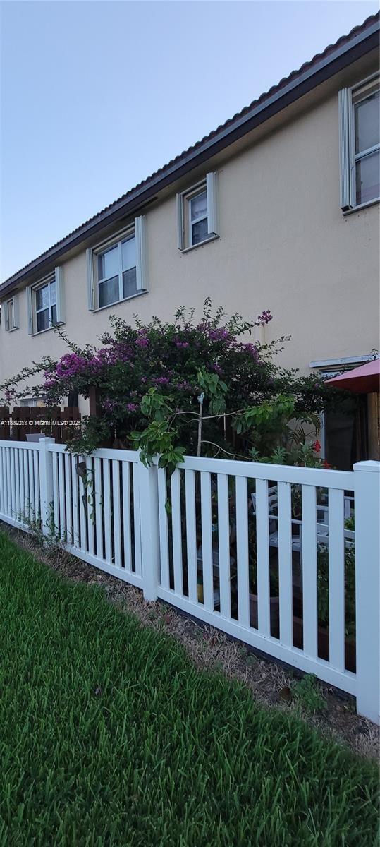 VILLAS AT CARMEL CONDO NO - Residential