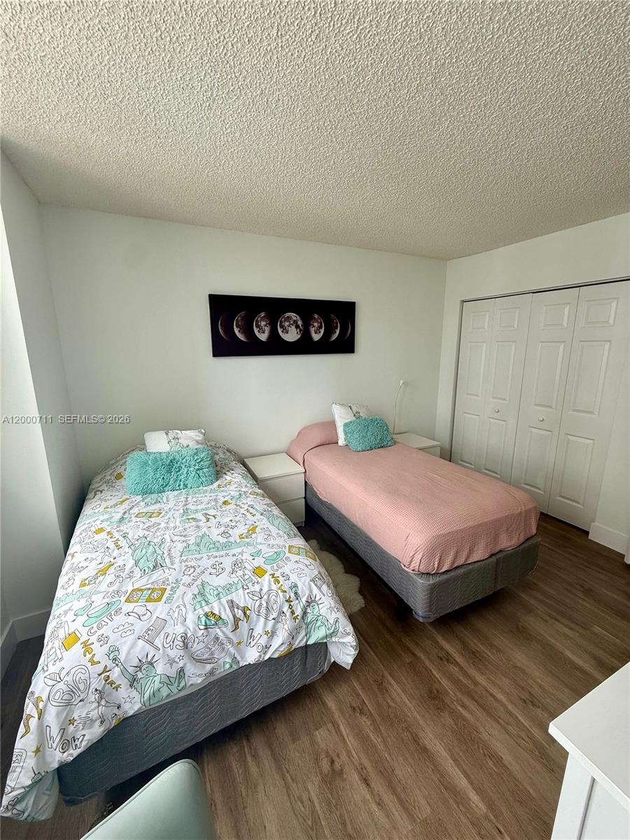 THE MARK ON BRICKELL COND - Residential