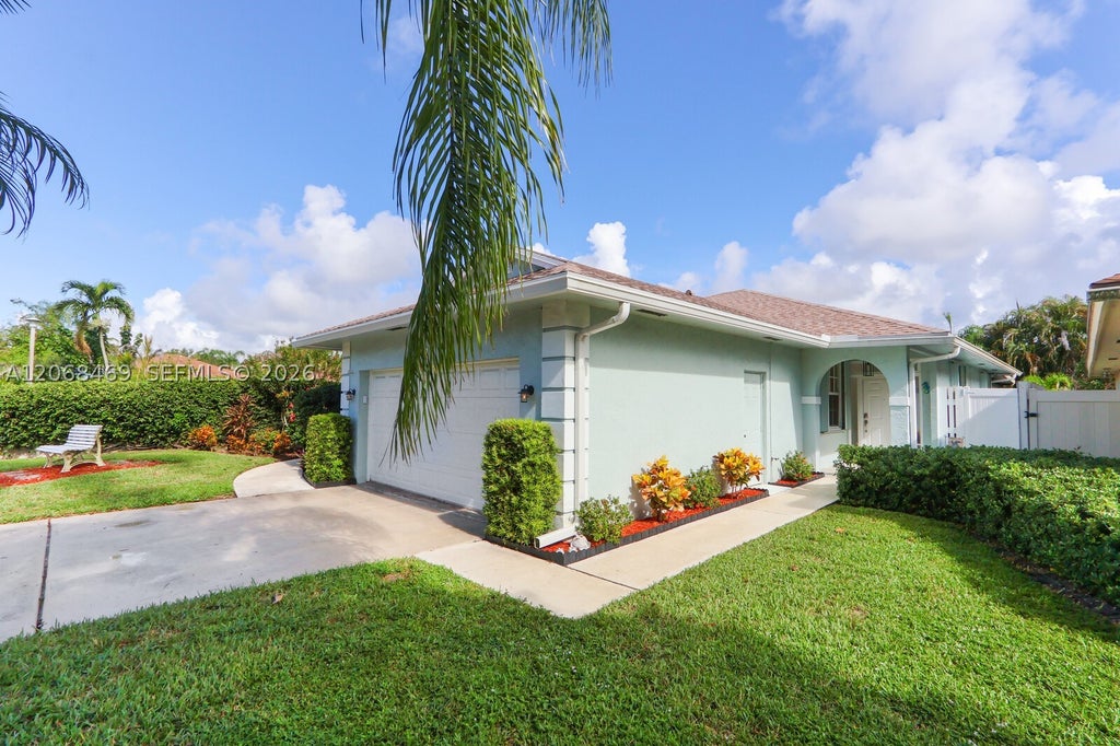 Photo of 157 Sims Creek Ln, Jupiter, FL 33458 (MLS # A12068469)
