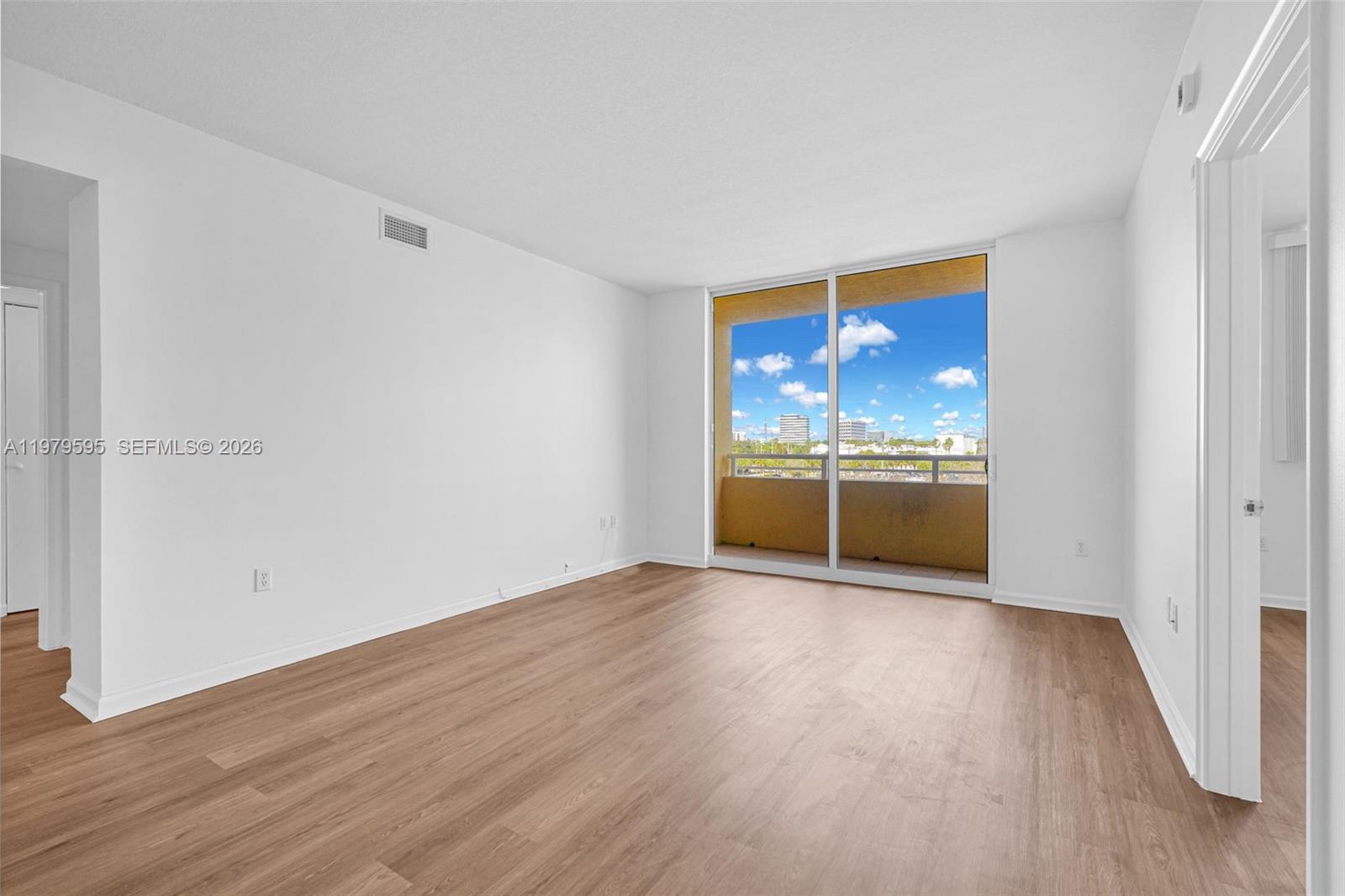 VENTURE AT AVENTURA WEST - Residential Lease