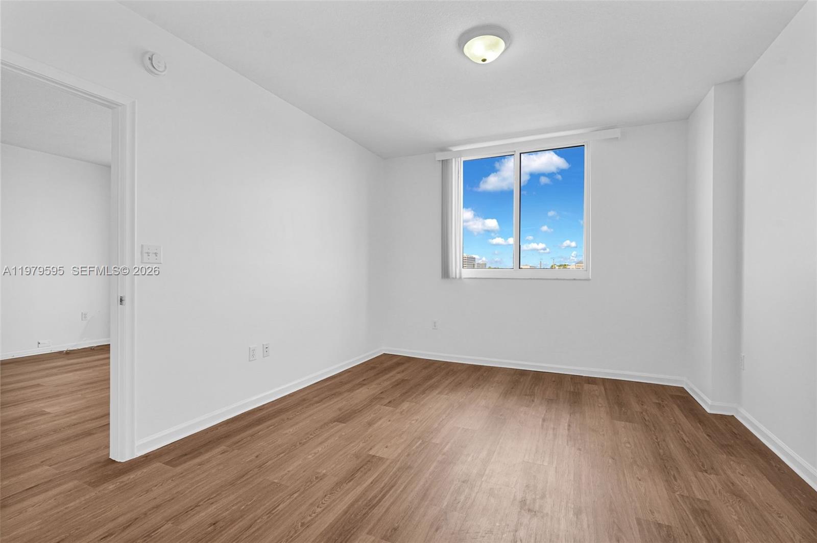 VENTURE AT AVENTURA WEST - Residential Lease