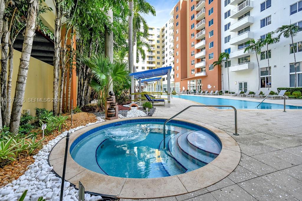 VENTURE AT AVENTURA WEST - Residential Lease