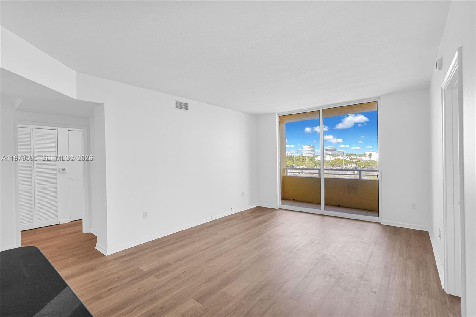 VENTURE AT AVENTURA WEST - Residential Lease