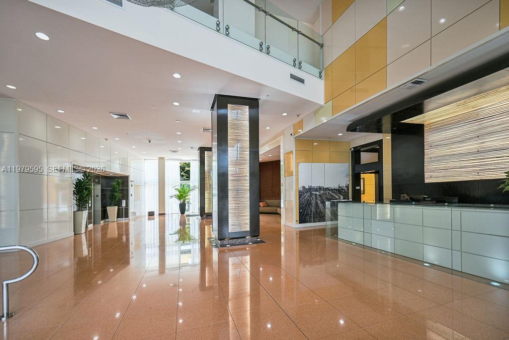 VENTURE AT AVENTURA WEST - Residential Lease