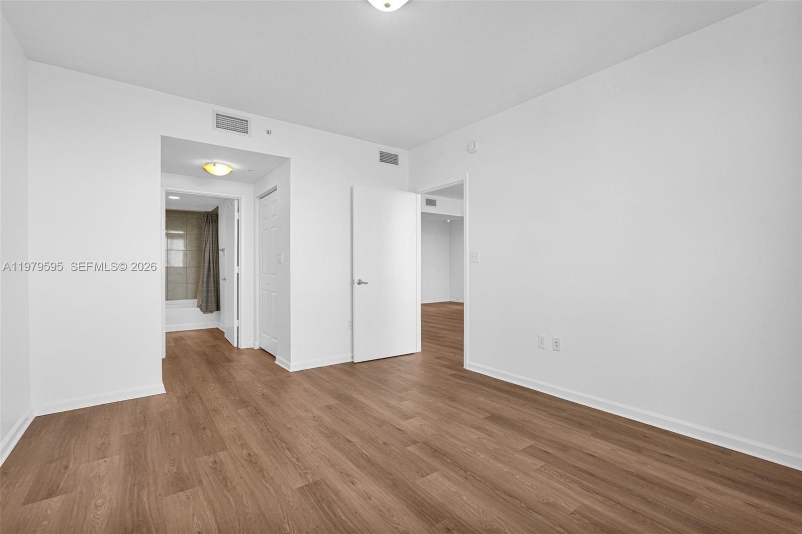 VENTURE AT AVENTURA WEST - Residential Lease