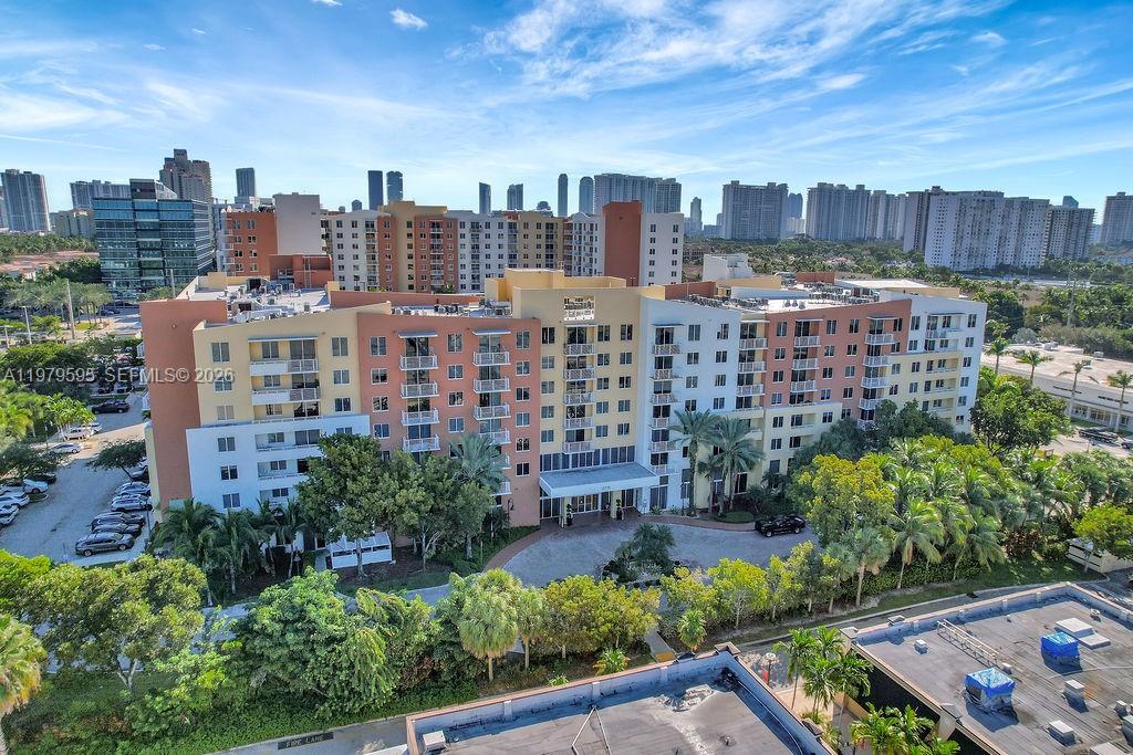 VENTURE AT AVENTURA WEST - Residential Lease