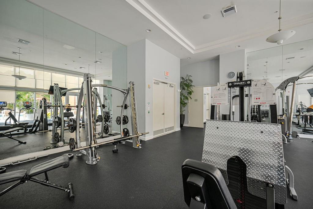 VENTURE AT AVENTURA WEST - Residential Lease