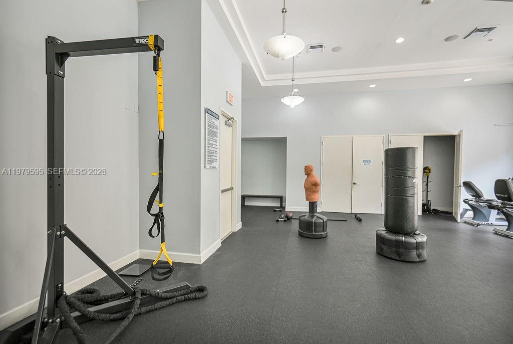 VENTURE AT AVENTURA WEST - Residential Lease