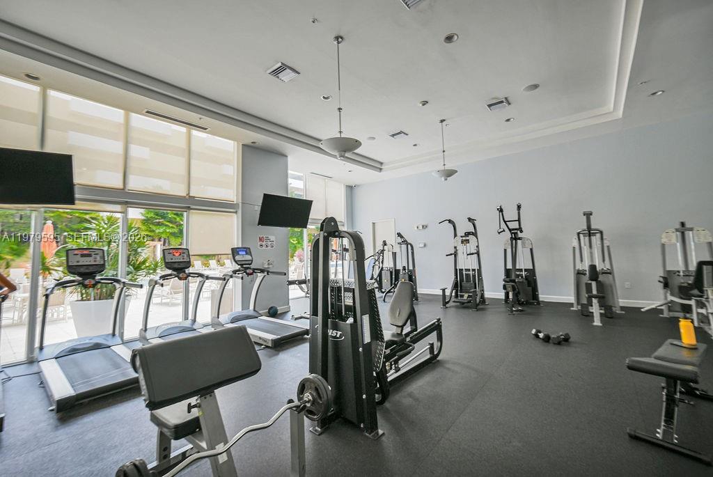 VENTURE AT AVENTURA WEST - Residential Lease