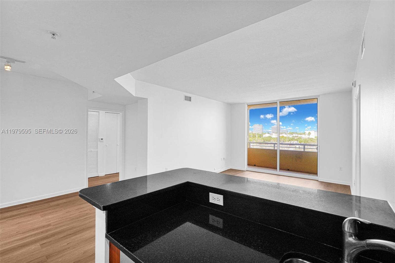 VENTURE AT AVENTURA WEST - Residential Lease