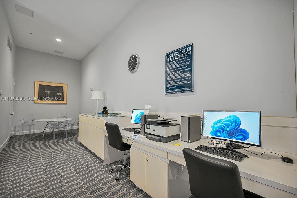 VENTURE AT AVENTURA WEST - Residential Lease