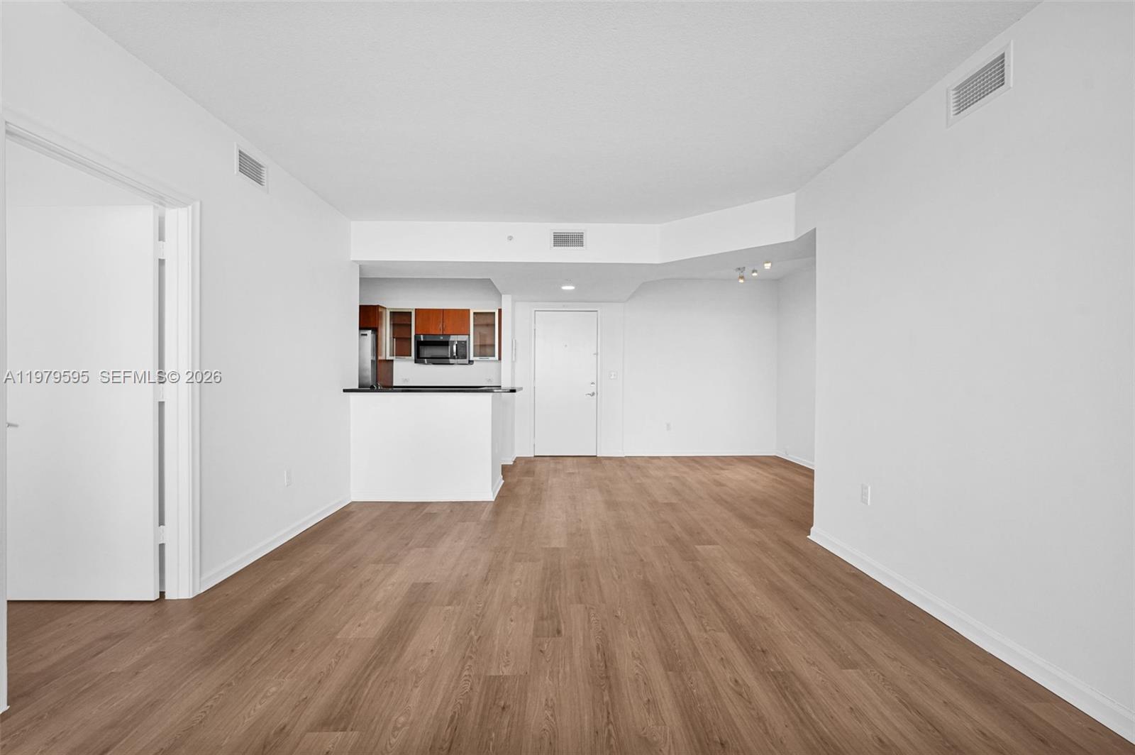 VENTURE AT AVENTURA WEST - Residential Lease