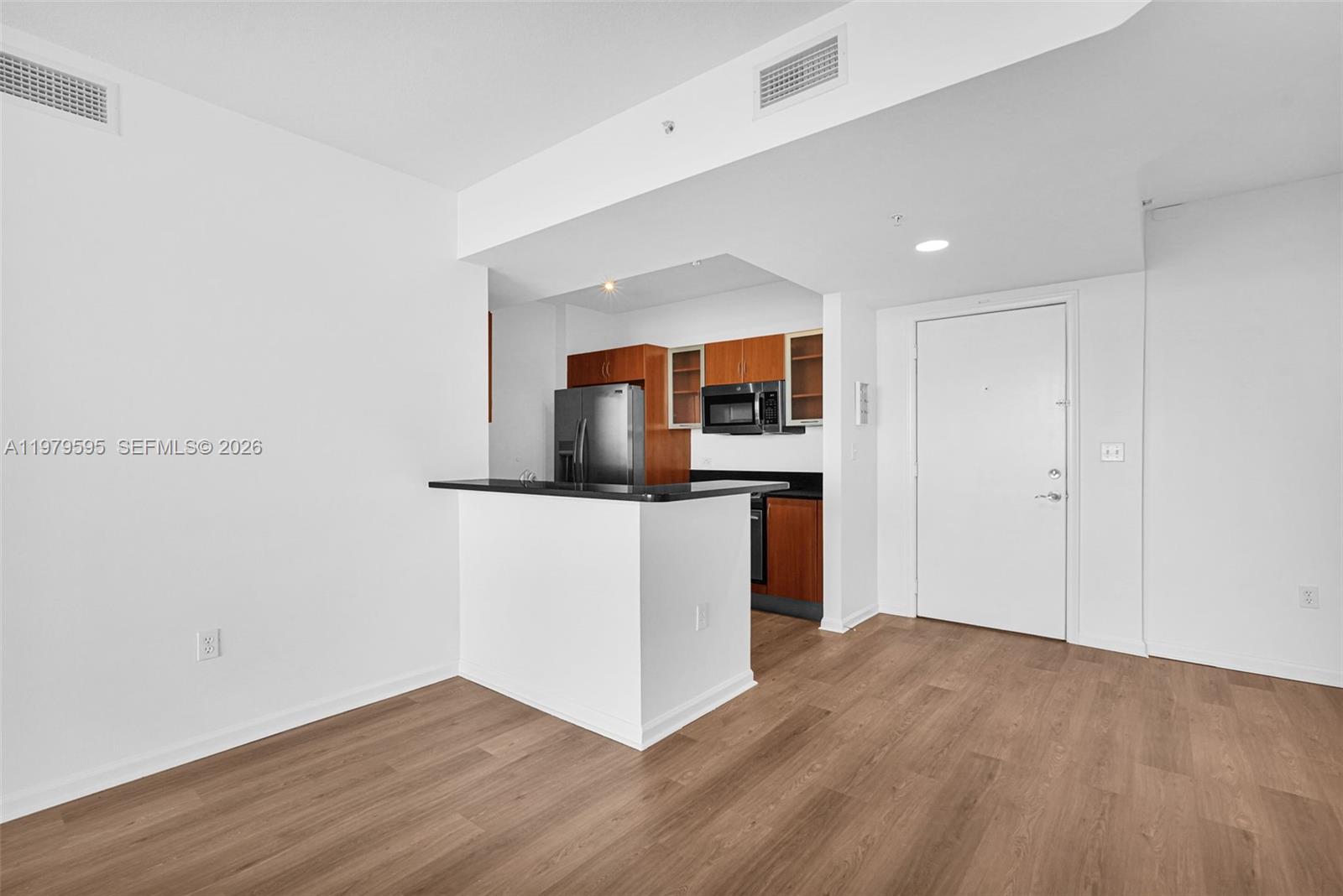 VENTURE AT AVENTURA WEST - Residential Lease