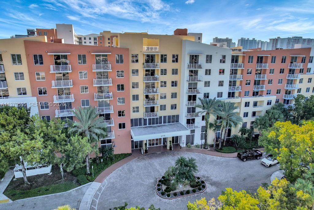 VENTURE AT AVENTURA WEST - Residential Lease