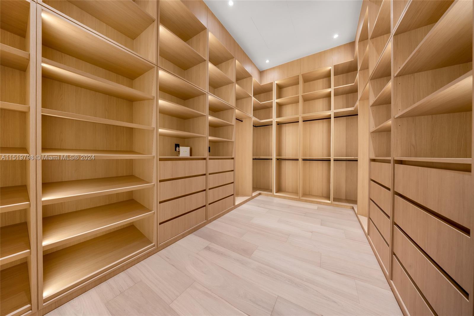 MILLER DRIVE ESTS 1ST ADD - Residential