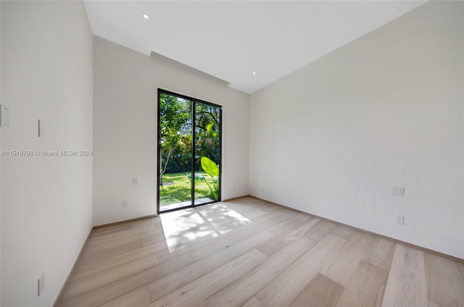 MILLER DRIVE ESTS 1ST ADD - Residential