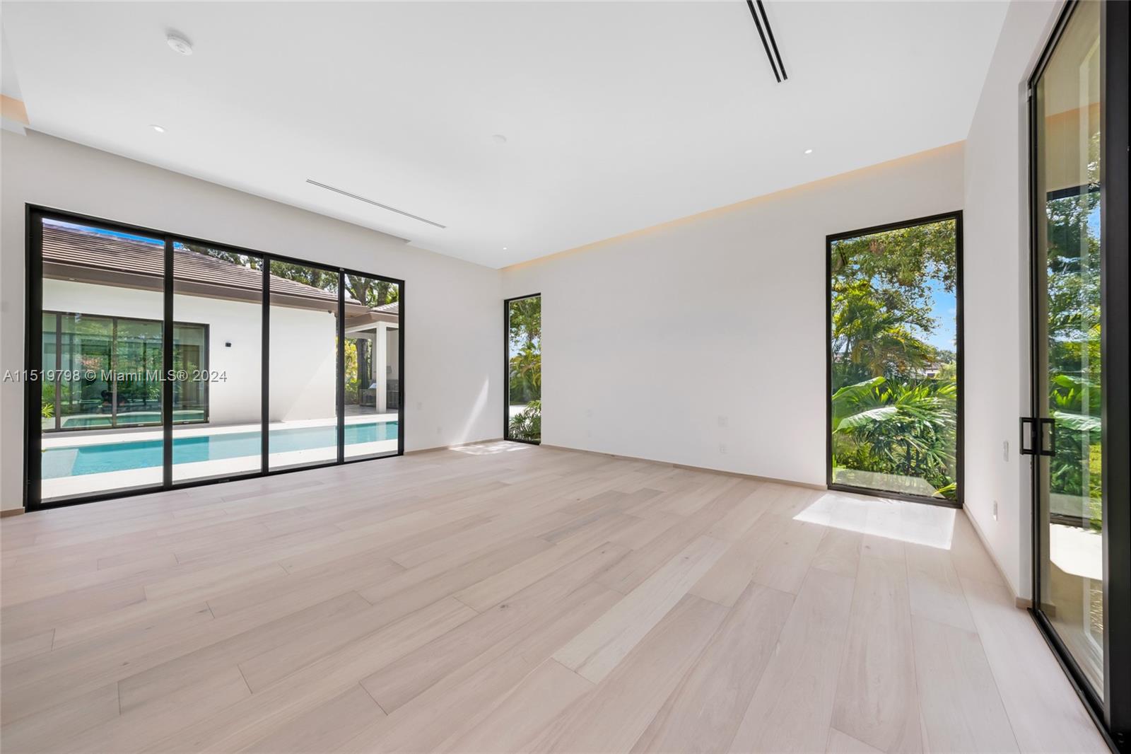 MILLER DRIVE ESTS 1ST ADD - Residential