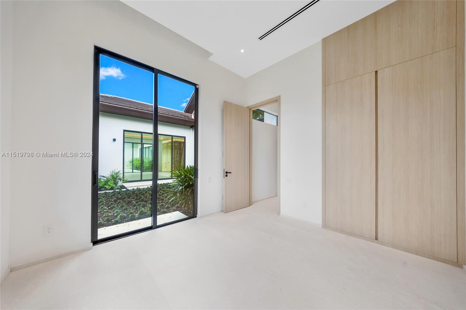 MILLER DRIVE ESTS 1ST ADD - Residential