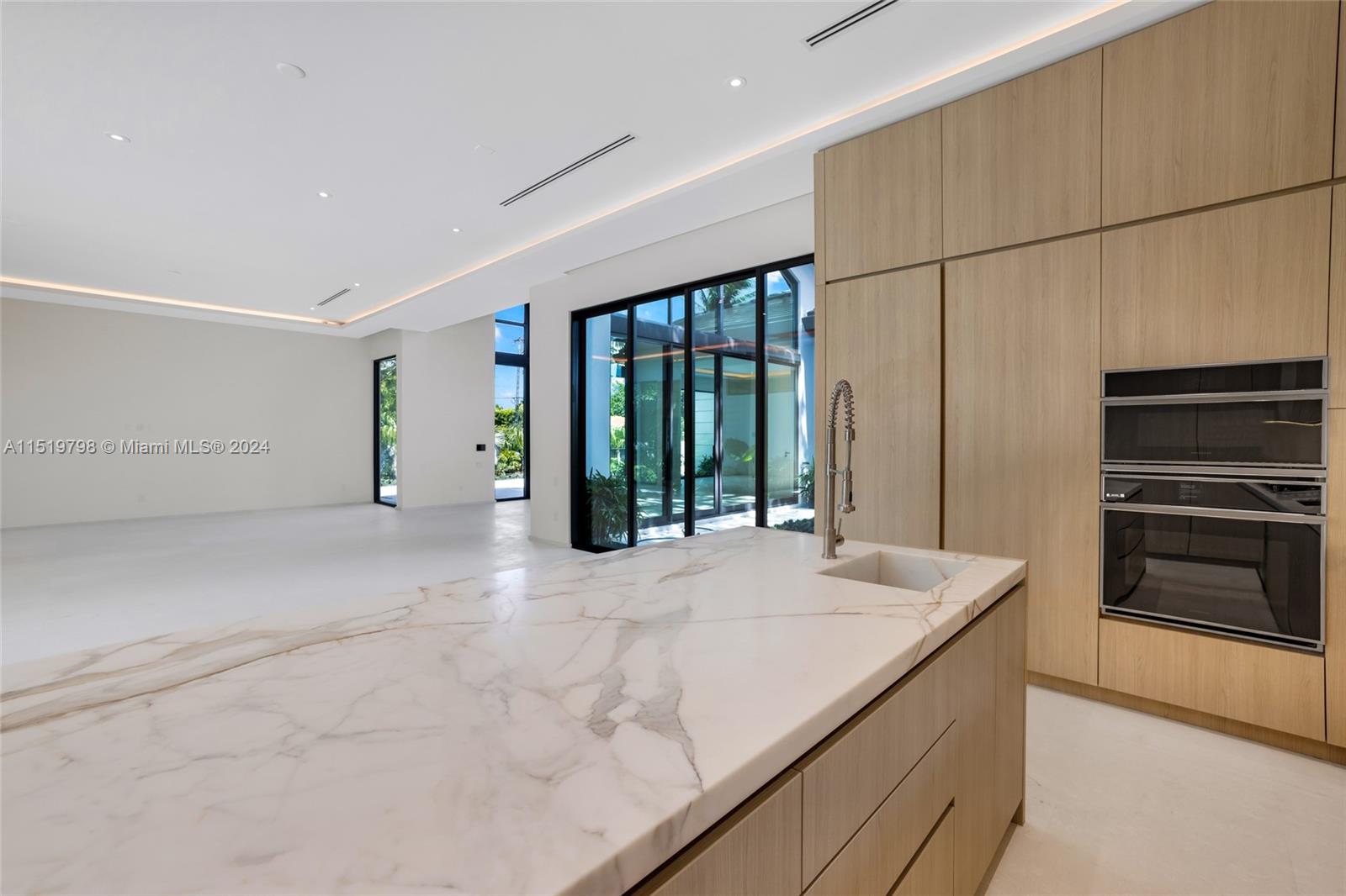 MILLER DRIVE ESTS 1ST ADD - Residential