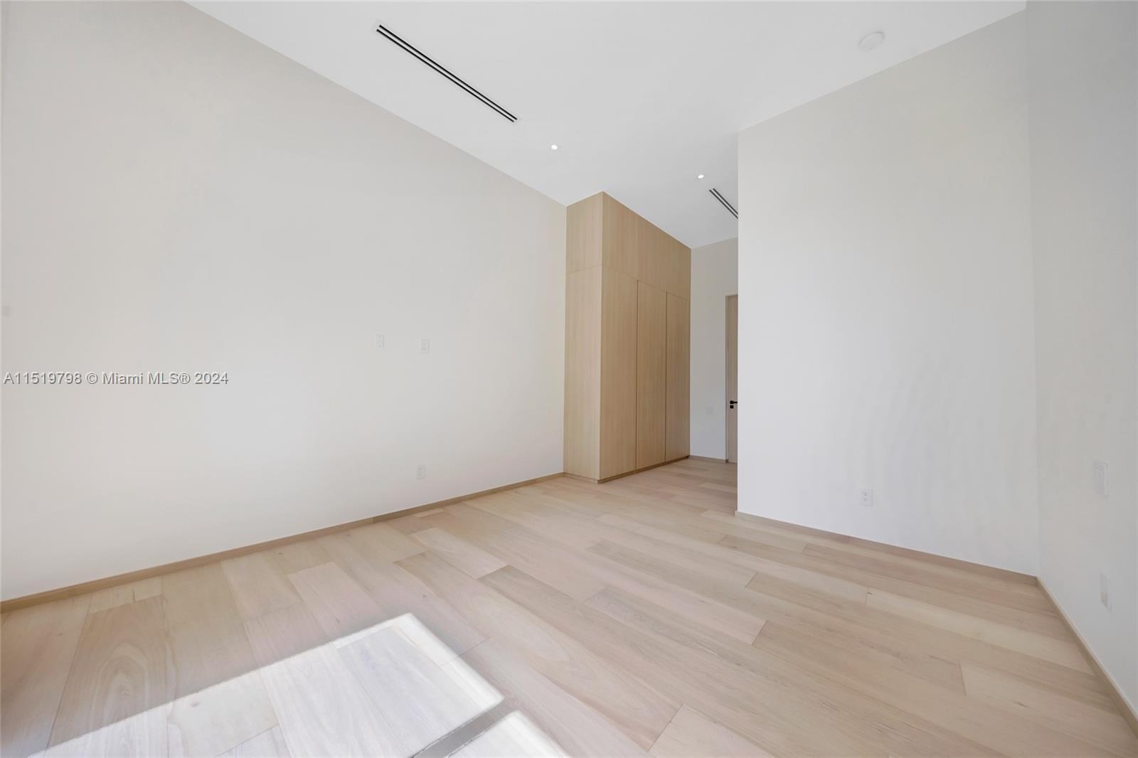 MILLER DRIVE ESTS 1ST ADD - Residential