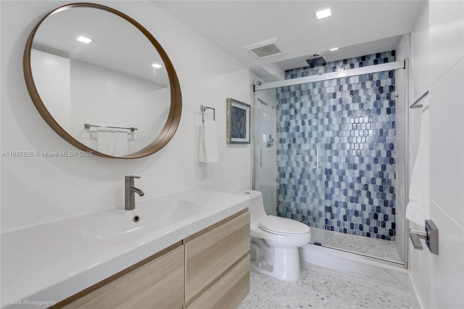 WINSTON TOWER 300 CONDO - Residential Lease