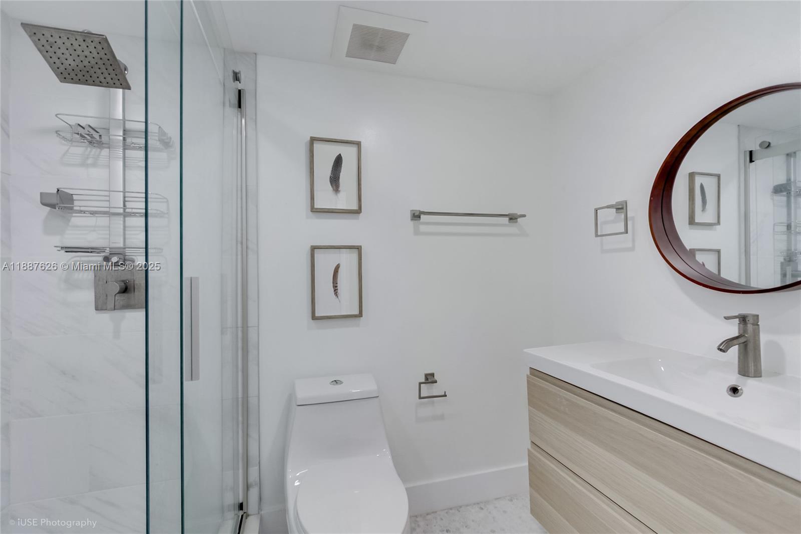 WINSTON TOWER 300 CONDO - Residential Lease
