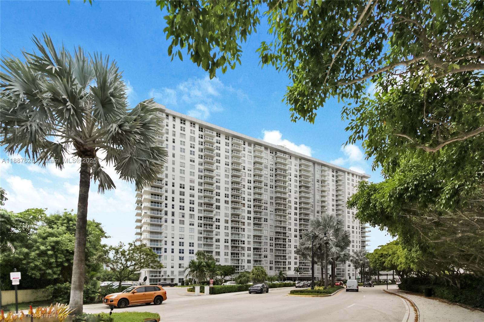 WINSTON TOWER 300 CONDO - Residential Lease