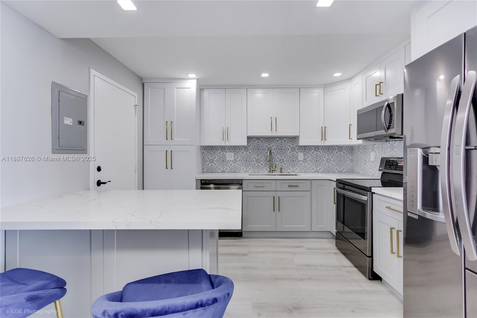 WINSTON TOWER 300 CONDO - Residential Lease