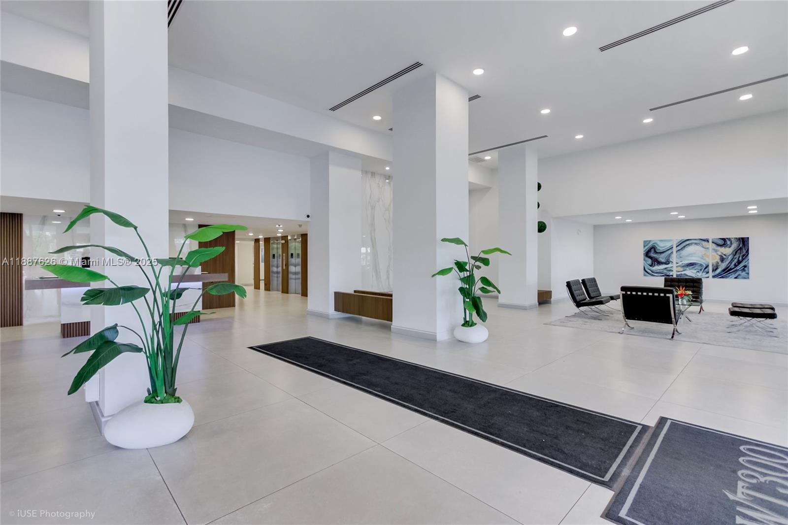 WINSTON TOWER 300 CONDO - Residential Lease
