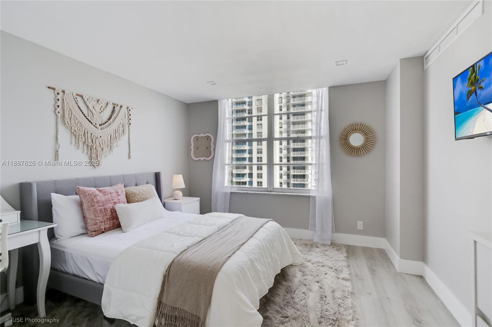 WINSTON TOWER 300 CONDO - Residential Lease