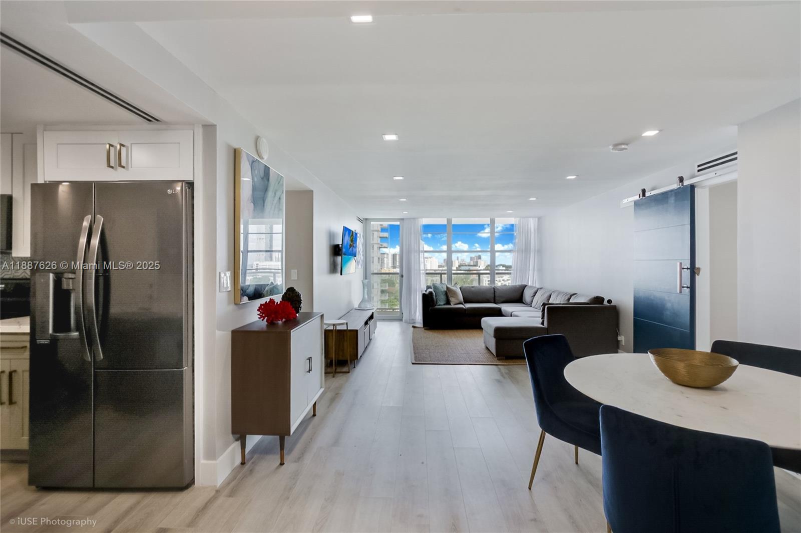 WINSTON TOWER 300 CONDO - Residential Lease