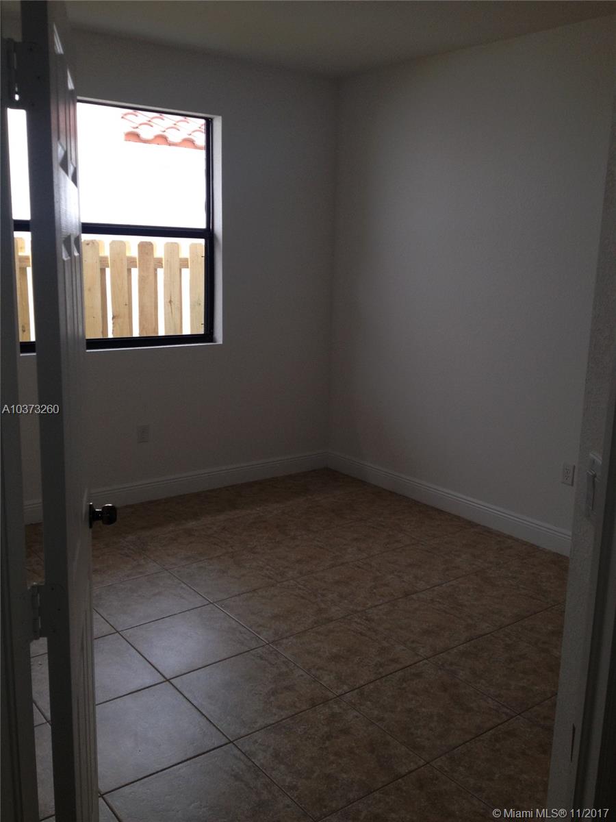 FONTAINEBLEAU WEST - Residential Lease