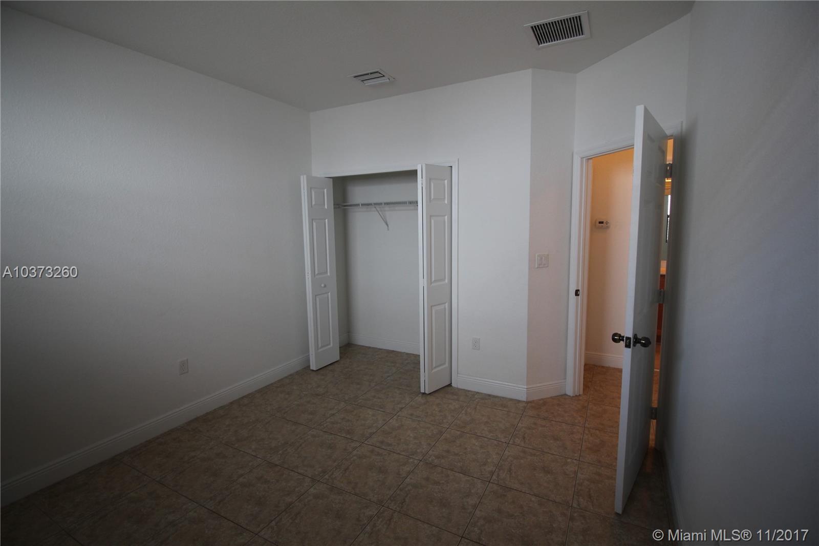 FONTAINEBLEAU WEST - Residential Lease