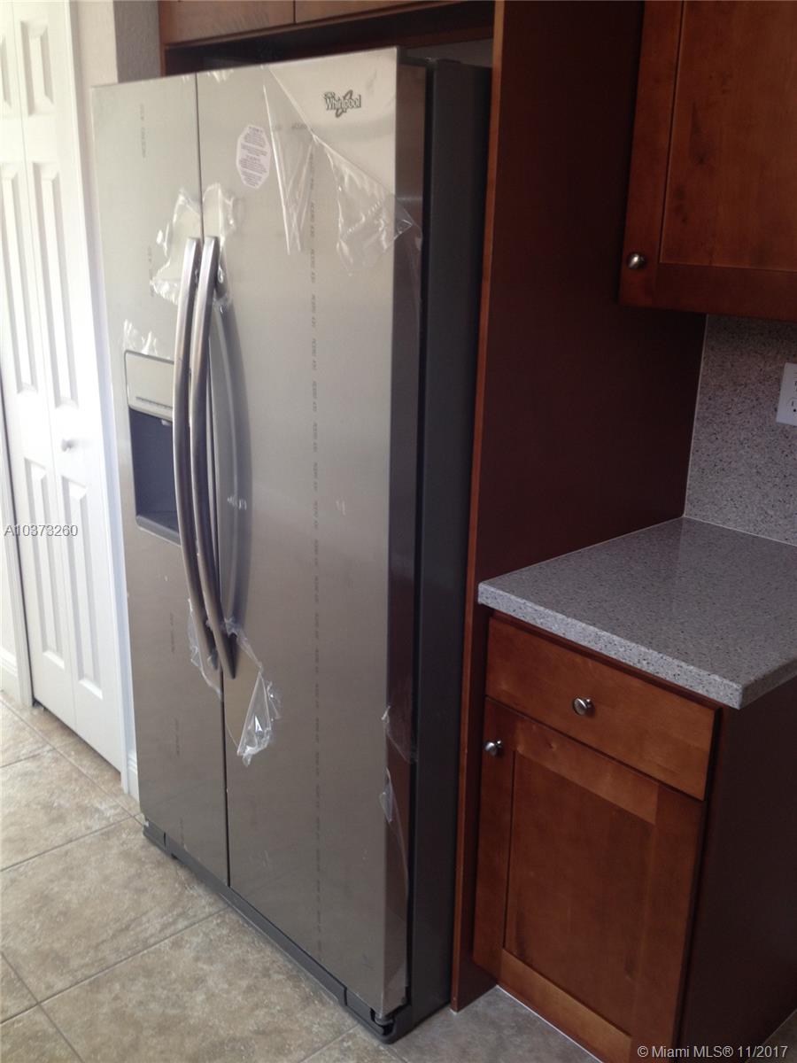 FONTAINEBLEAU WEST - Residential Lease