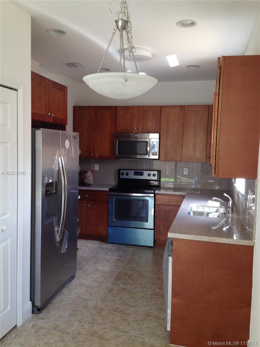 FONTAINEBLEAU WEST - Residential Lease