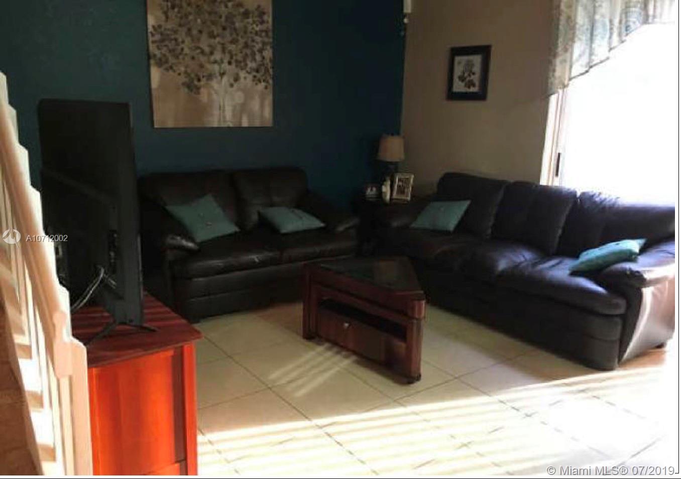 PEMBROKE SHORES - Residential