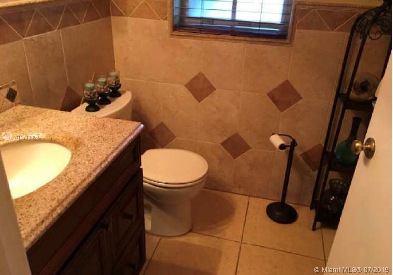 PEMBROKE SHORES - Residential