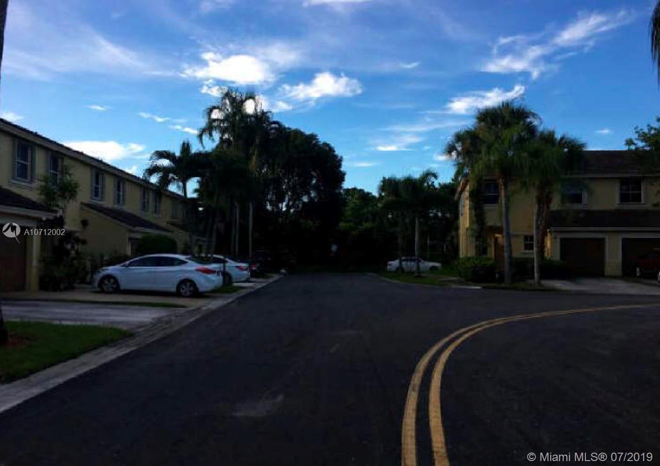 PEMBROKE SHORES - Residential
