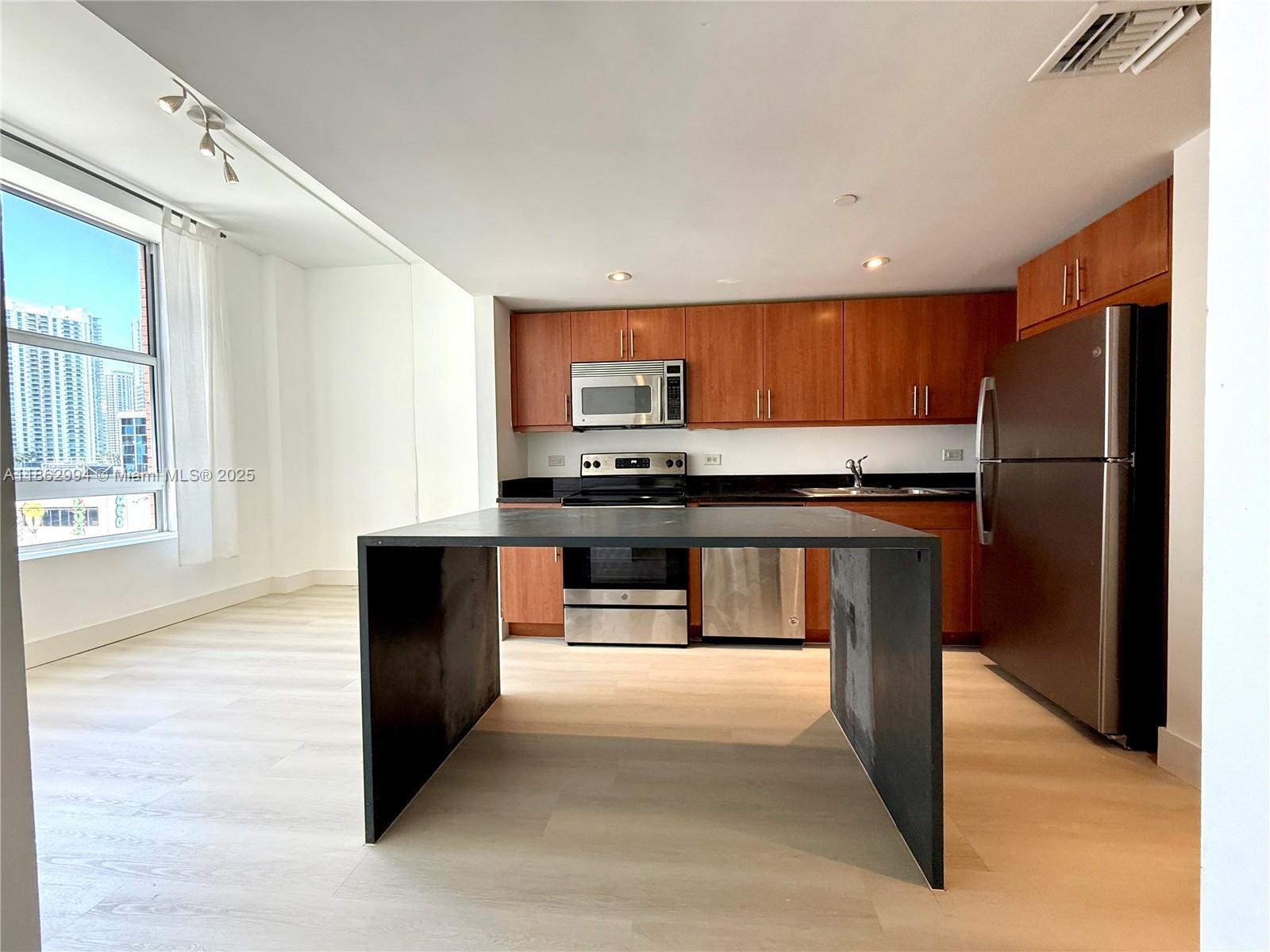 111 E Flagler St 805