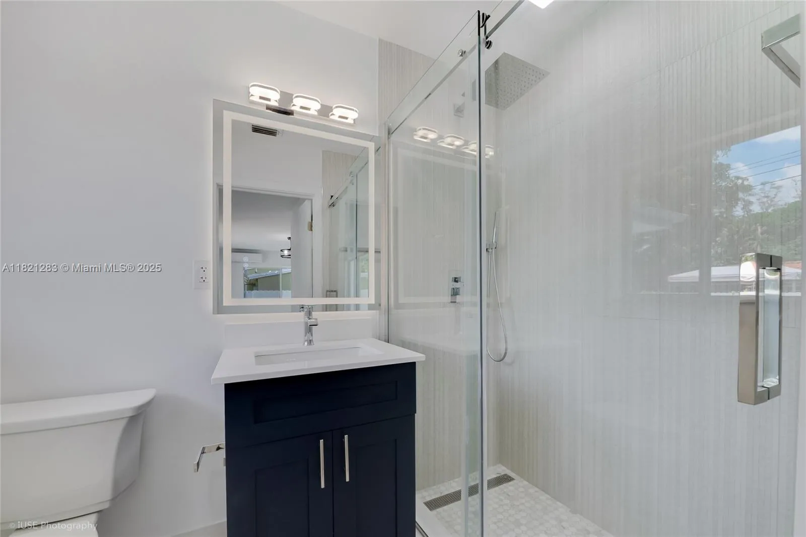 South Miami, Florida 33143, United States, 4 Bedrooms Bedrooms, ,3 BathroomsBathrooms,Residential,Active,151315