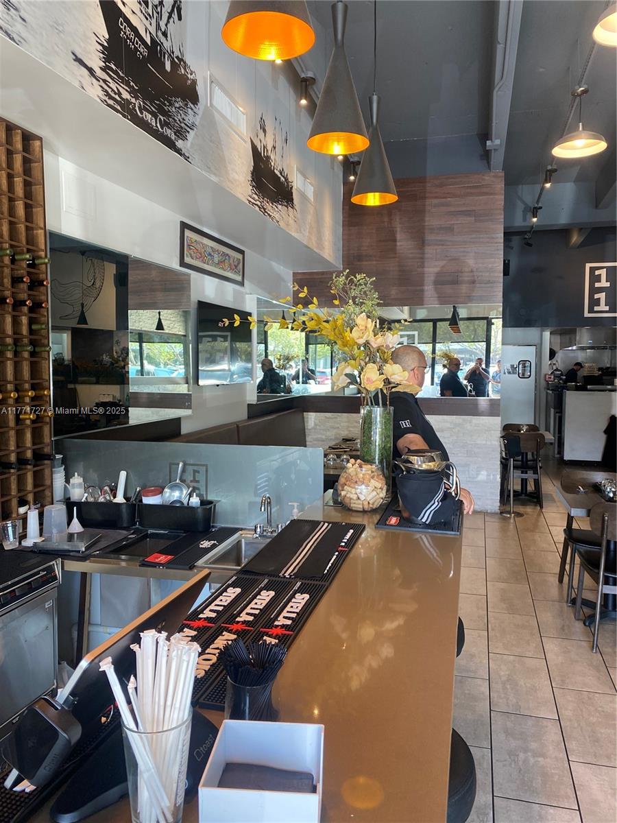 EXCELLENT PERUVIAN-JAPANESE RESTAURANT FOR SALE LOCATED IN THE VIBRANT CITY OF PINECREST. THIS ESTABLISHMENT HAS A SPACIOUS AREA OF 1400 SQUARE FT, OFFERING A COZY AND ATTRACTIVE ATMOSPHERE. THE DECORATION IS IMPRESSIVE, BLENDING CULTURAL ELEMENTS FROM PERU AND JAPAN, CREATING A UNIQUE LUNCH AND DINNER EXPERIENCE. THE RESTAURANT NOT ONLY STANDS OUT FOR ITS EXQUISITE CUISINE, WHICH COMBINES THE BEST OF BOTH CULINARY CULTURES, BUT ALSO FOR ITS CAREFULLY THOUGHT-OUT INTERIOR DESIGN, WITH ARTISTIC DETAILS AND WARM LIGHTING. THIS IS A PERFECT PLACE FOR THOSE LOOKING TO INVEST IN THE RESTAURANT SECTOR IN A LOCATION THAT PROMISES A CONSTANT FLOW OF CUSTOMERS, PLEASE DO NOT DISTURB THE EMPLOYEES AND THE OWNER BY APPOINTMENT ONLY.
