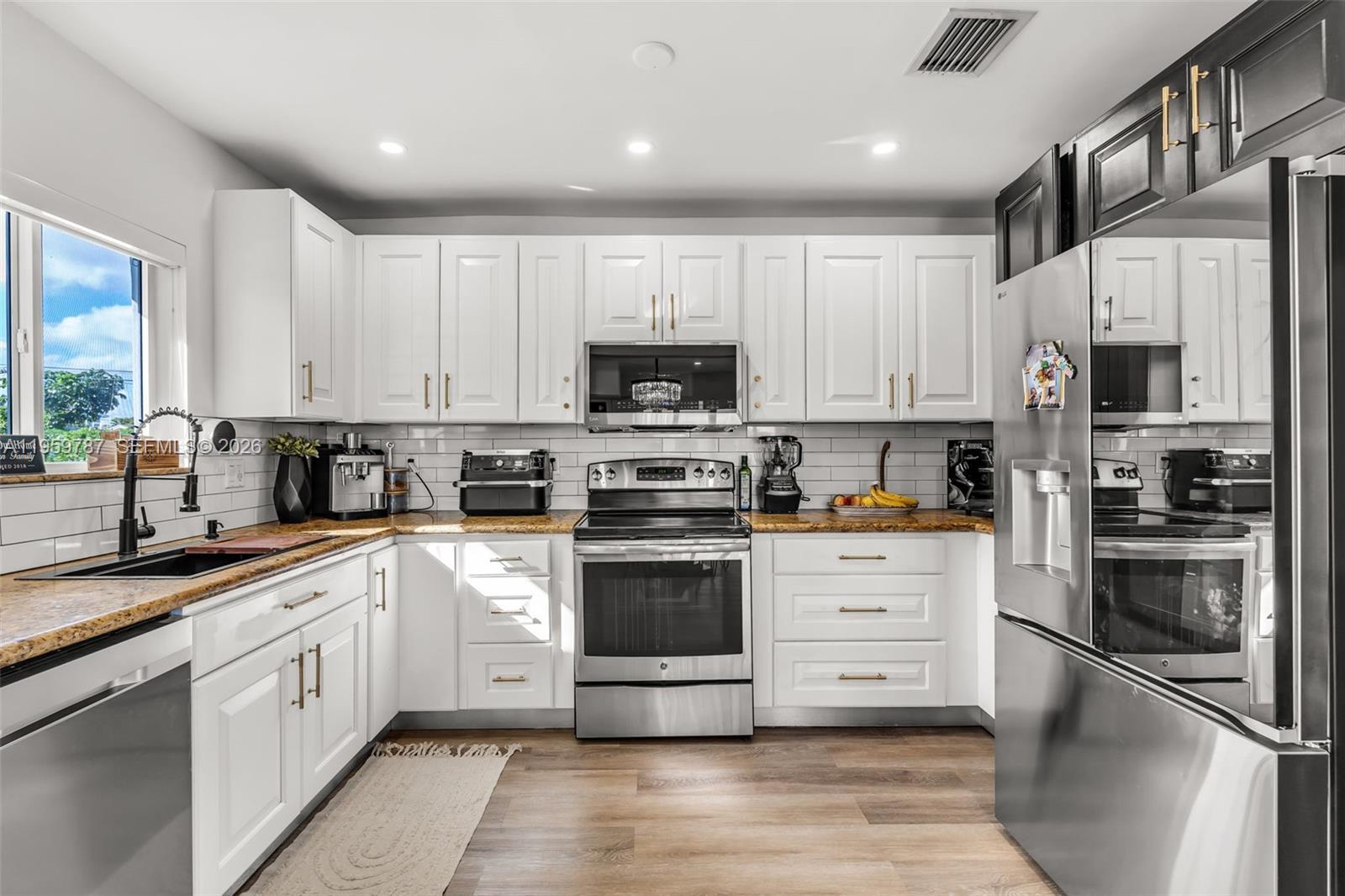 GREEN HILLS SEC 3 - Residential