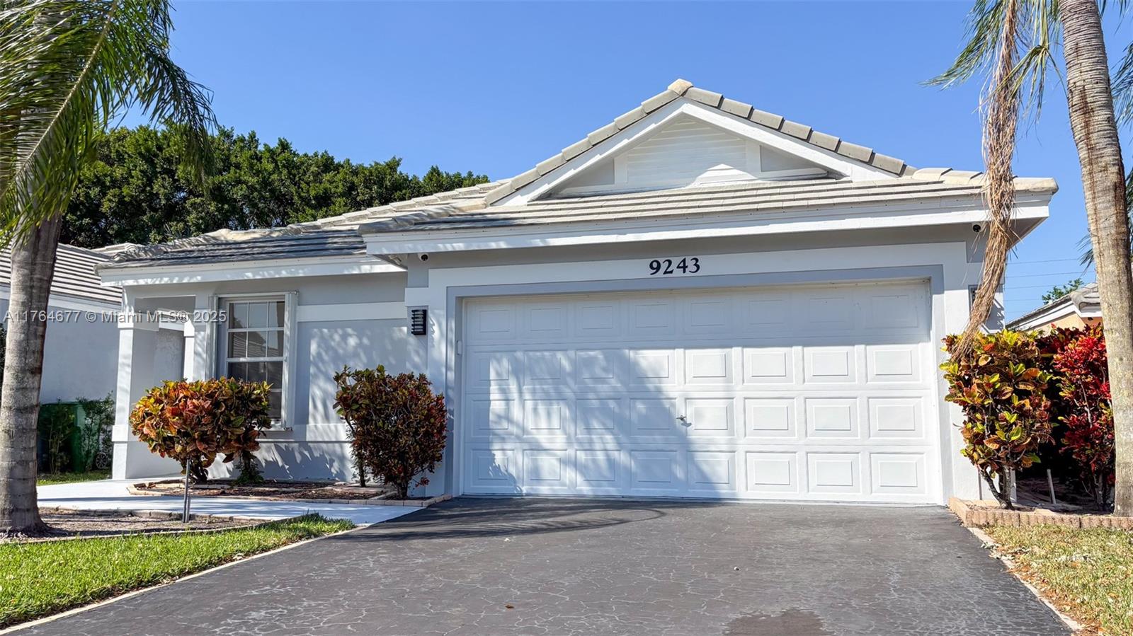 Rental Property at 9243 Arborwood Cir, Davie, Broward County, Florida - Bedrooms: 3 
Bathrooms: 2  - $3,500 MO.