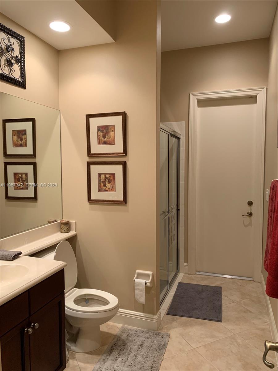 SUNSET LAKES PLAT THREE - Residential