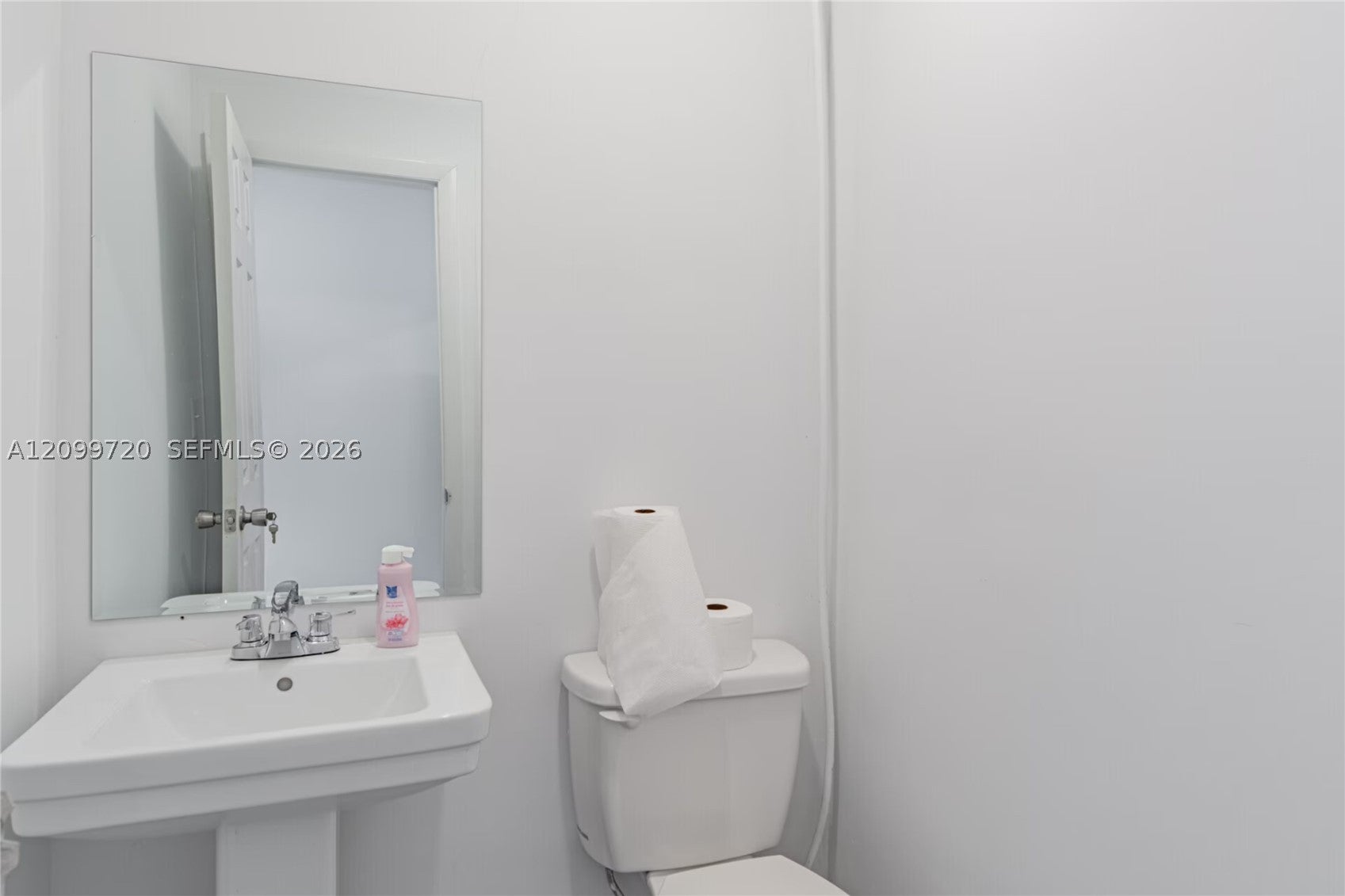 1604 W 31st Pl 1616