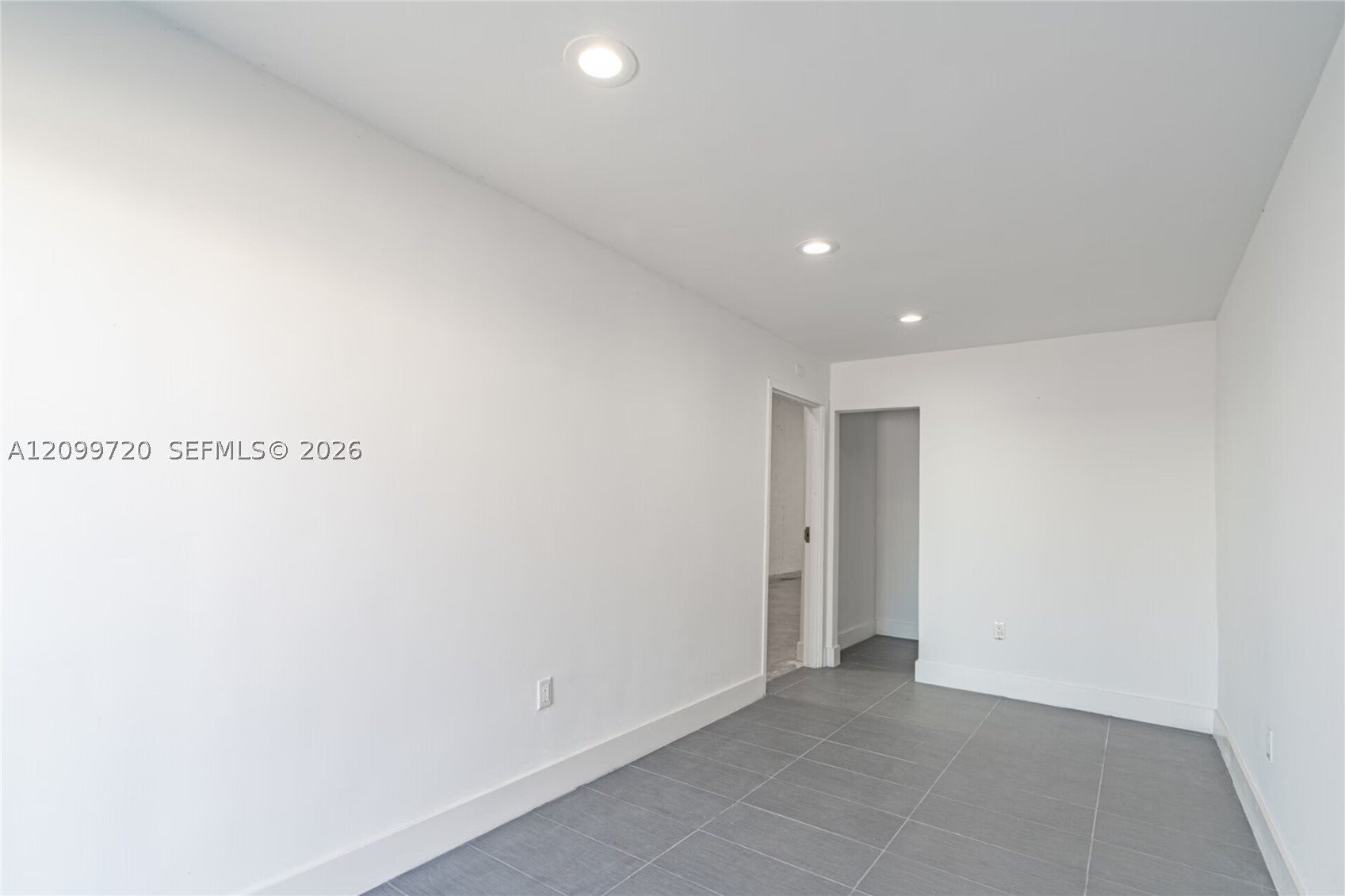 1604 W 31st Pl 1616