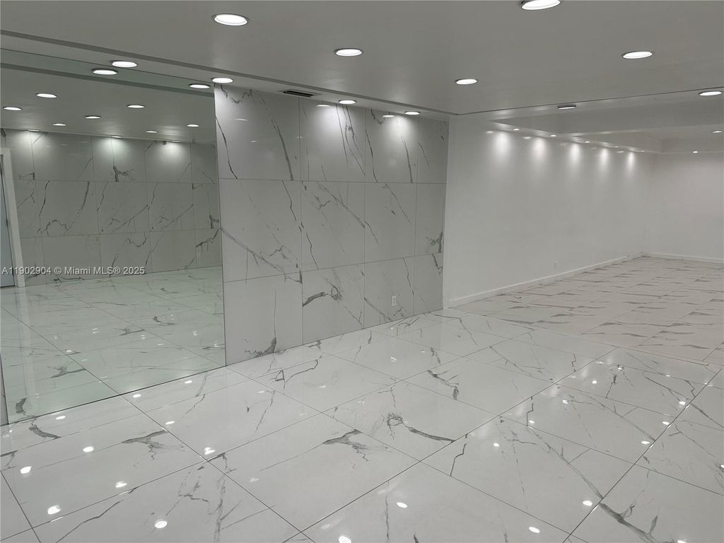 Photo of 921 S 21st Ave, Hollywood, FL 33020 (MLS # A11902904)